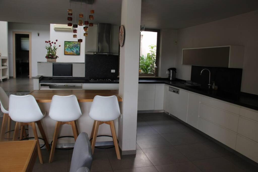 Villa קשת בענן Modi'in Exterior foto