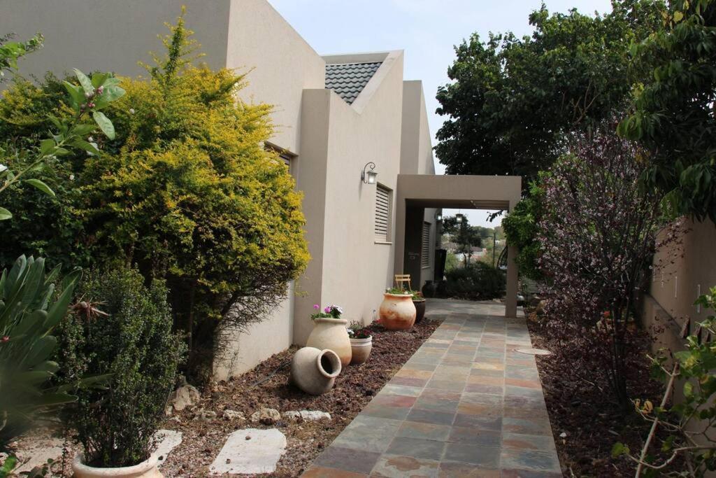 Villa קשת בענן Modi'in Exterior foto